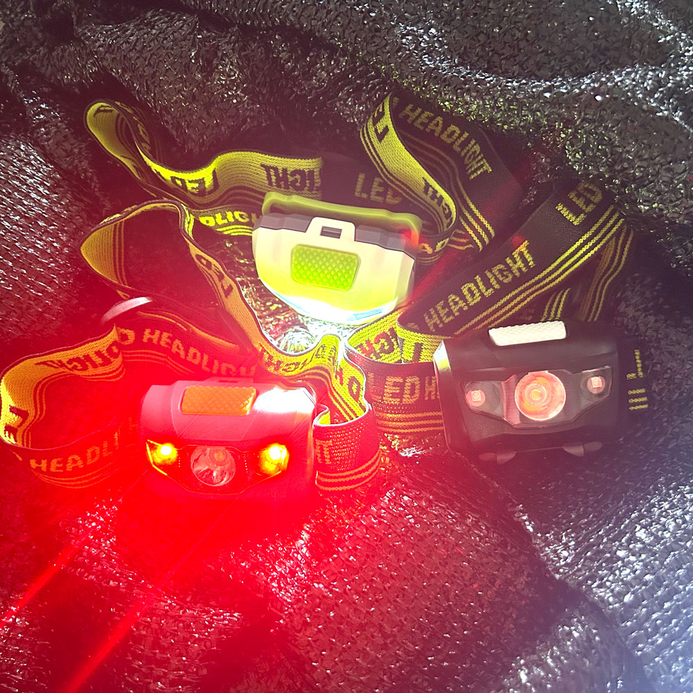 Outdoor Adventure Hunt - Beyaz Kırmızı LED Far Kullanımı AAA